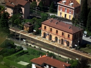 24 zoom sulla stazione di Lierna